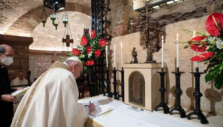 El Papa a los franciscanos: Sostengan a la Iglesia con ejemplo y testimonio